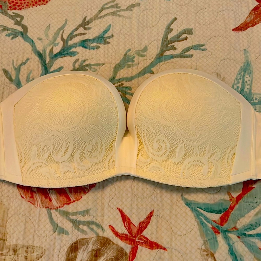 Cream lace strapless bra